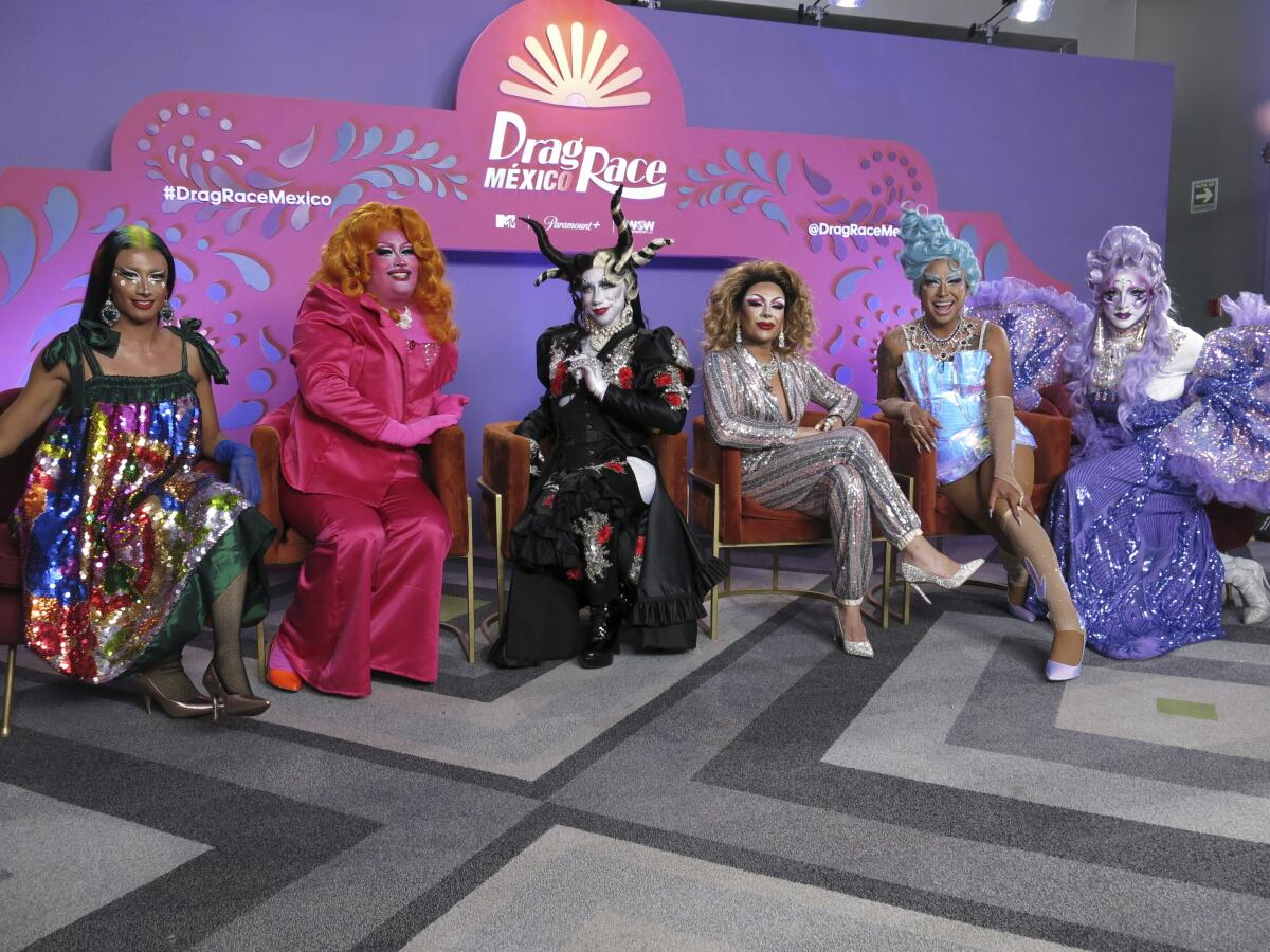 Concursantes del reality Drag Race Mexico, de izquierda a derecha, Matraka, Miss Vallarta, Pixie Pixie, 