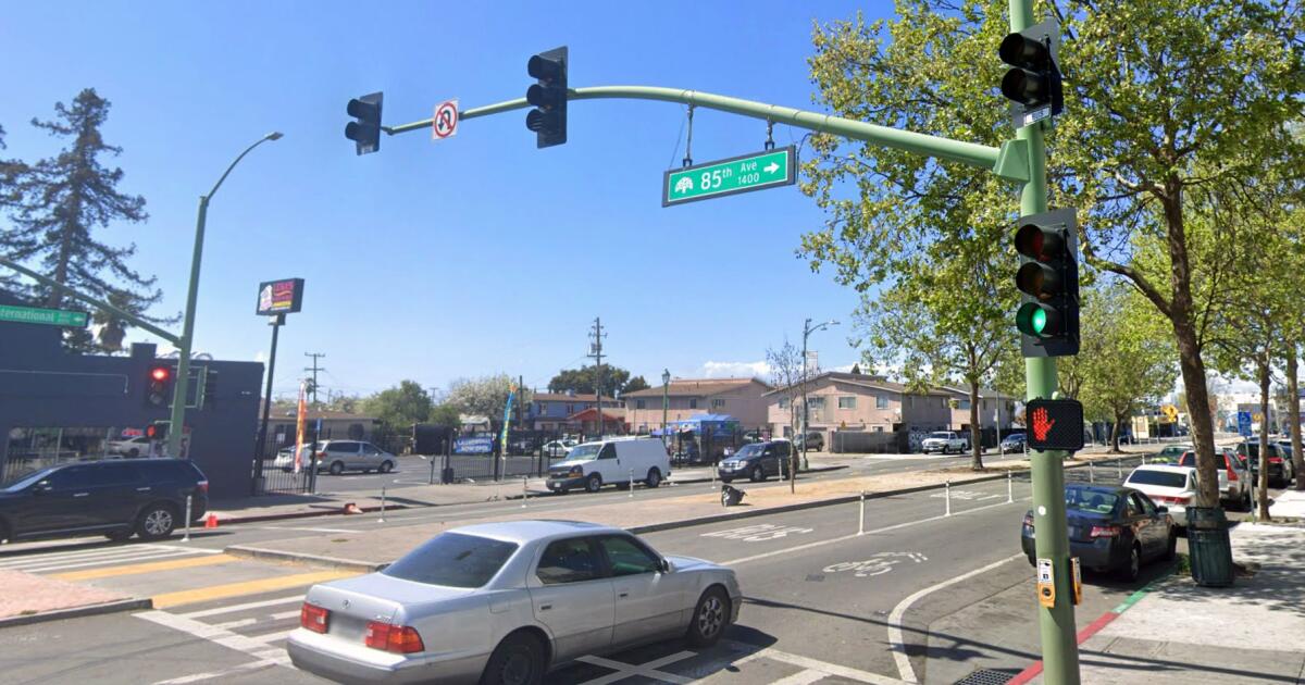 3 morts à Oakland après qu’un conducteur à grande vitesse s’est écrasé dans la foule