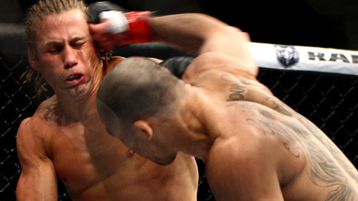Centimeter Uventet Forsendelse UFC 169: Renan Barao, Jose Aldo win title bouts - Los Angeles Times