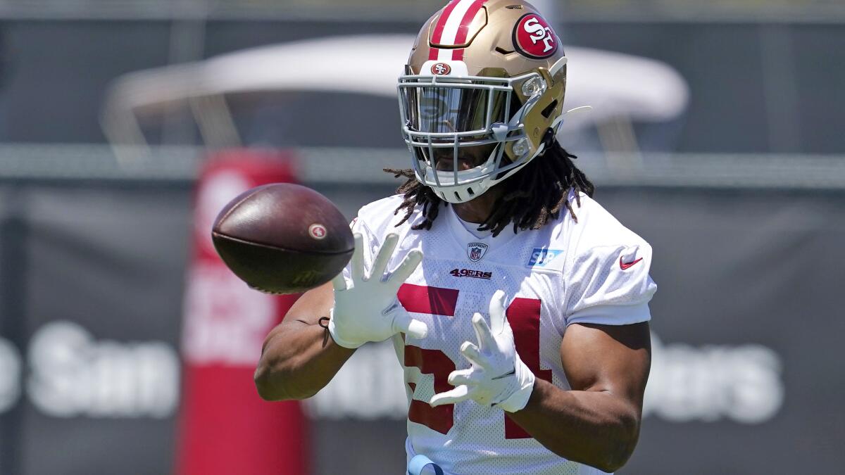 AP Source: 49ers sign LB Fred Warner to $95M extension - The San Diego  Union-Tribune