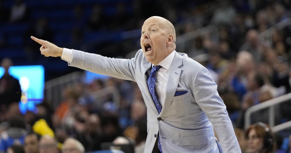 Après une défaite « embarrassante » à l’USC, Mick Cronin se réconforte auprès d’un ami