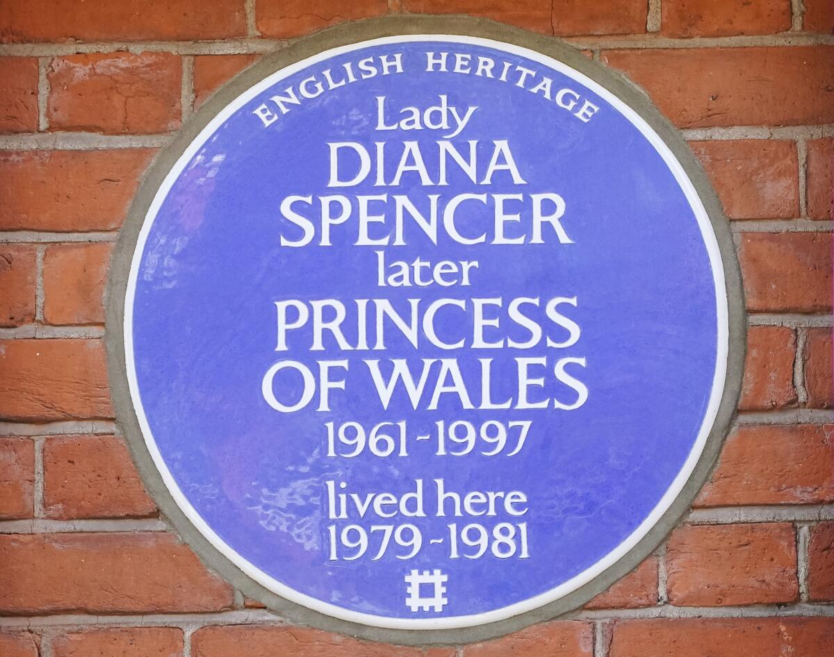 Blue plaque honoring Britain's Princess Diana