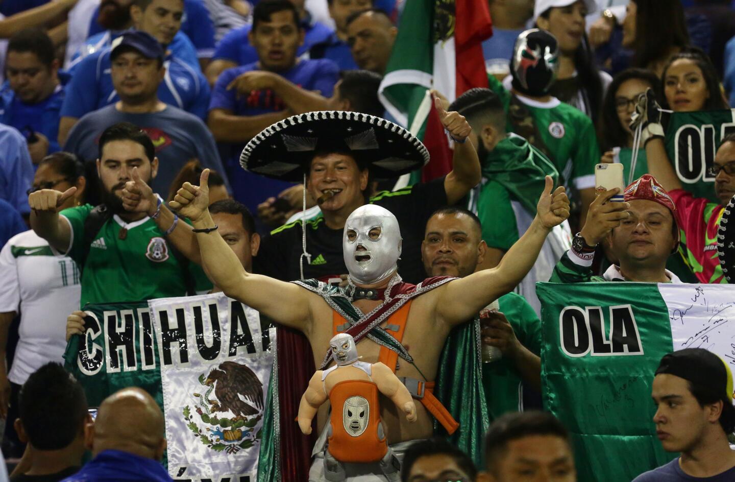 Eliminatoria: El Salvador 1-3 México