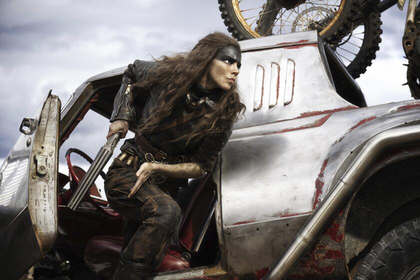 Esta imagen publicada por Warner Bros. Pictures muestra a Anya Taylor-Joy en una escena de "Furiosa: A Mad Max Saga". (Warner Bros. Pictures vía AP)
