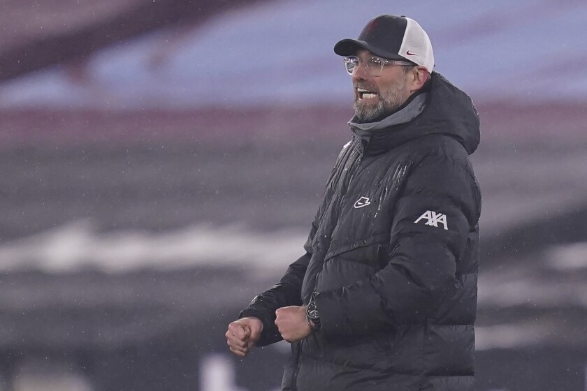 Liverpool's manager Jurgen Klopp reacts during the English Premier League match between West Ham and Liverpool at the the London Stadium in London, Sunday, Jan. 31, 2021. (John Walton/Pool via AP)