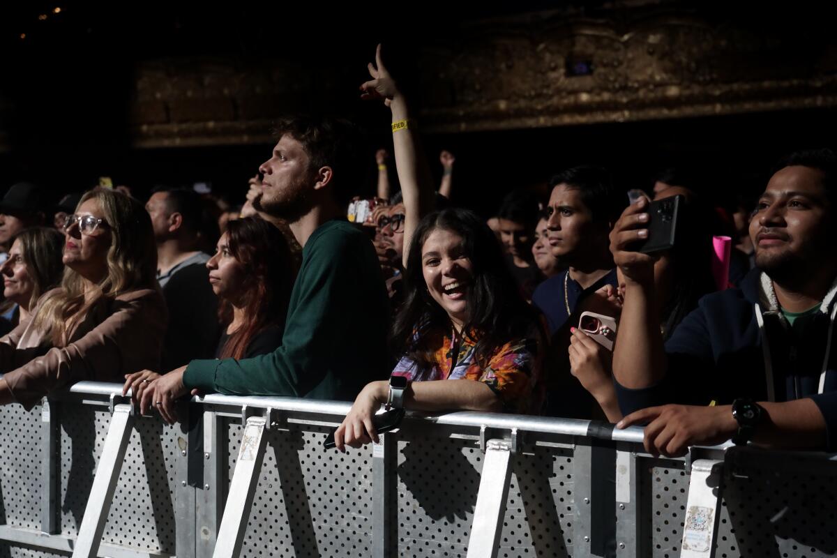 Los asistentes al show de la banda uruguaya de rock.