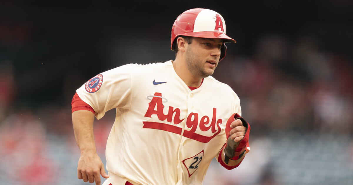 Angels, David Fletcher ve Max Stassi'yi Braves'e takas etti