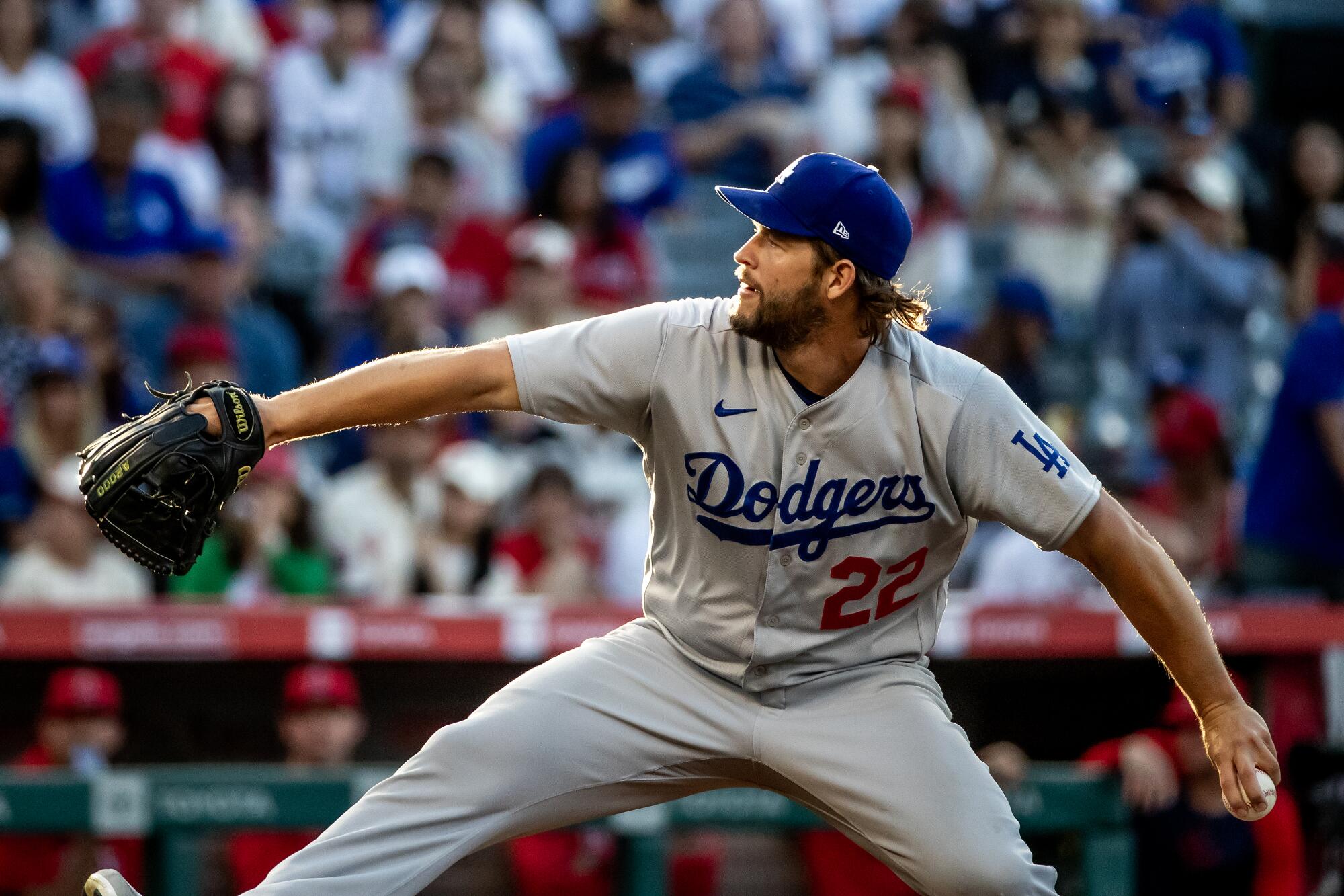 Dodgers' Clayton Kershaw takes the stage for another Game 1 start - True  Blue LA