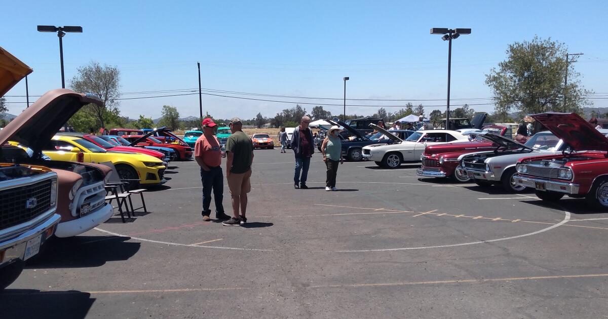 Ramona car show attracts aficionados with ties to clubs around the
