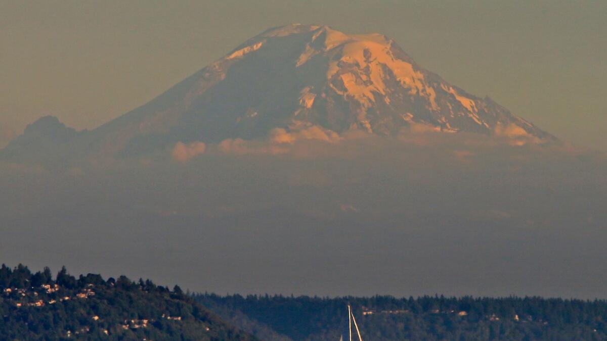 Mt. Rainier in the background. (Mark Boster / Los Angeles Times)