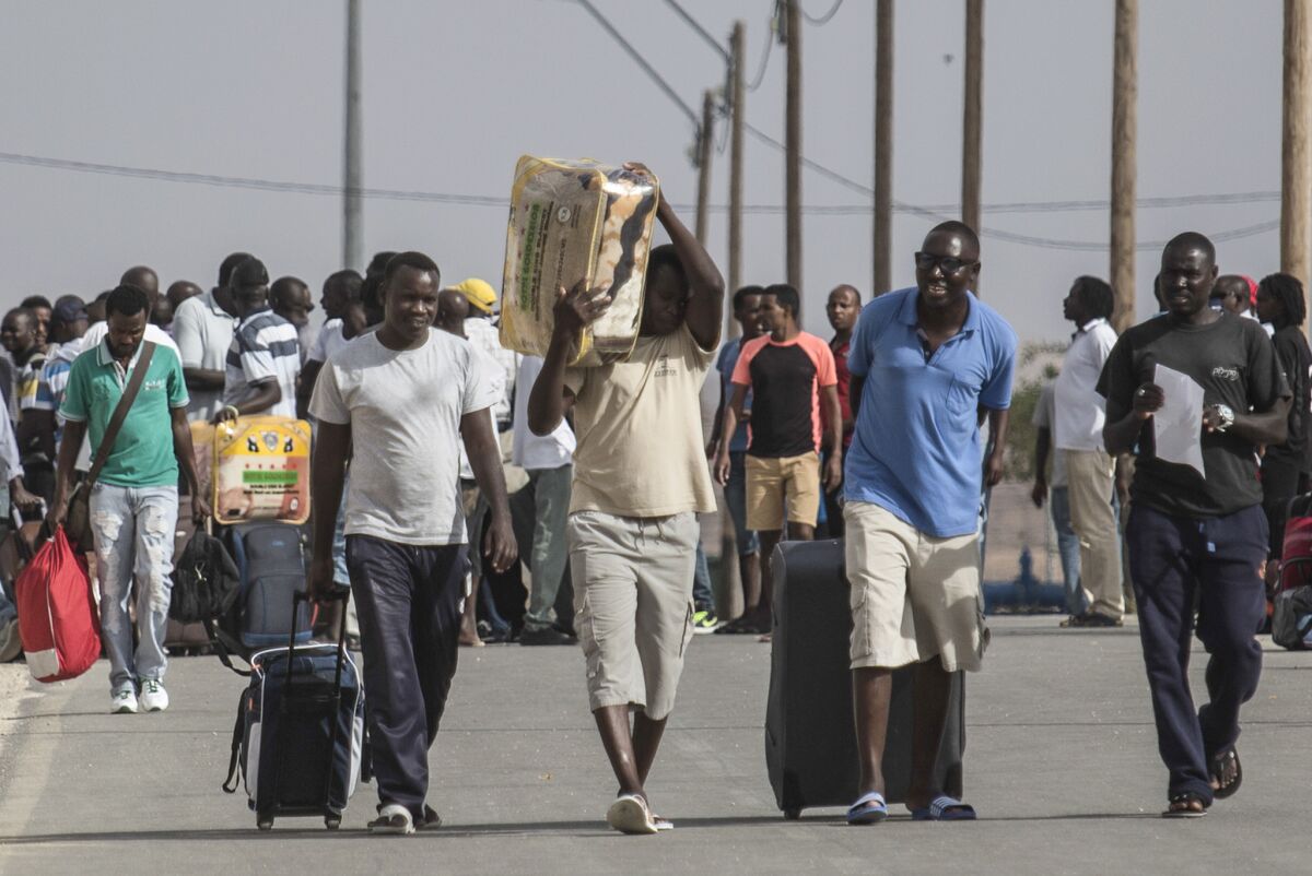 Israel released hundreds of African migrants from the Holot detention center in the Negev desert on Aug. 25, 2015.