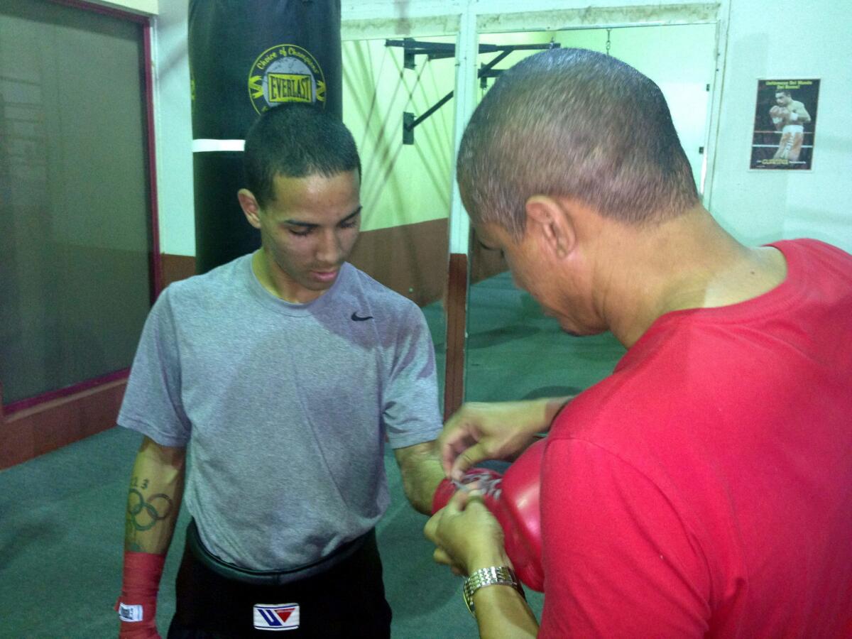 La pelea que iba a disputar el puertorriqueño Emmanuel "Manny" Rodríguez el 13 de enero contra el excampeón mundial argentino en dos divisiones Omar Narváez se pospuso para principios de marzo, según anunció el púgil sudamericano. EFE/ARCHIVO