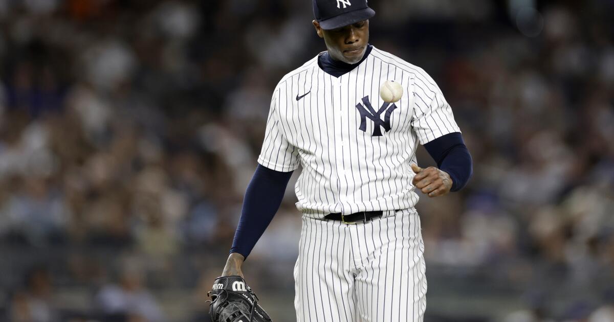 Yankees' Aroldis Chapman hits IL with infection from leg tattoo