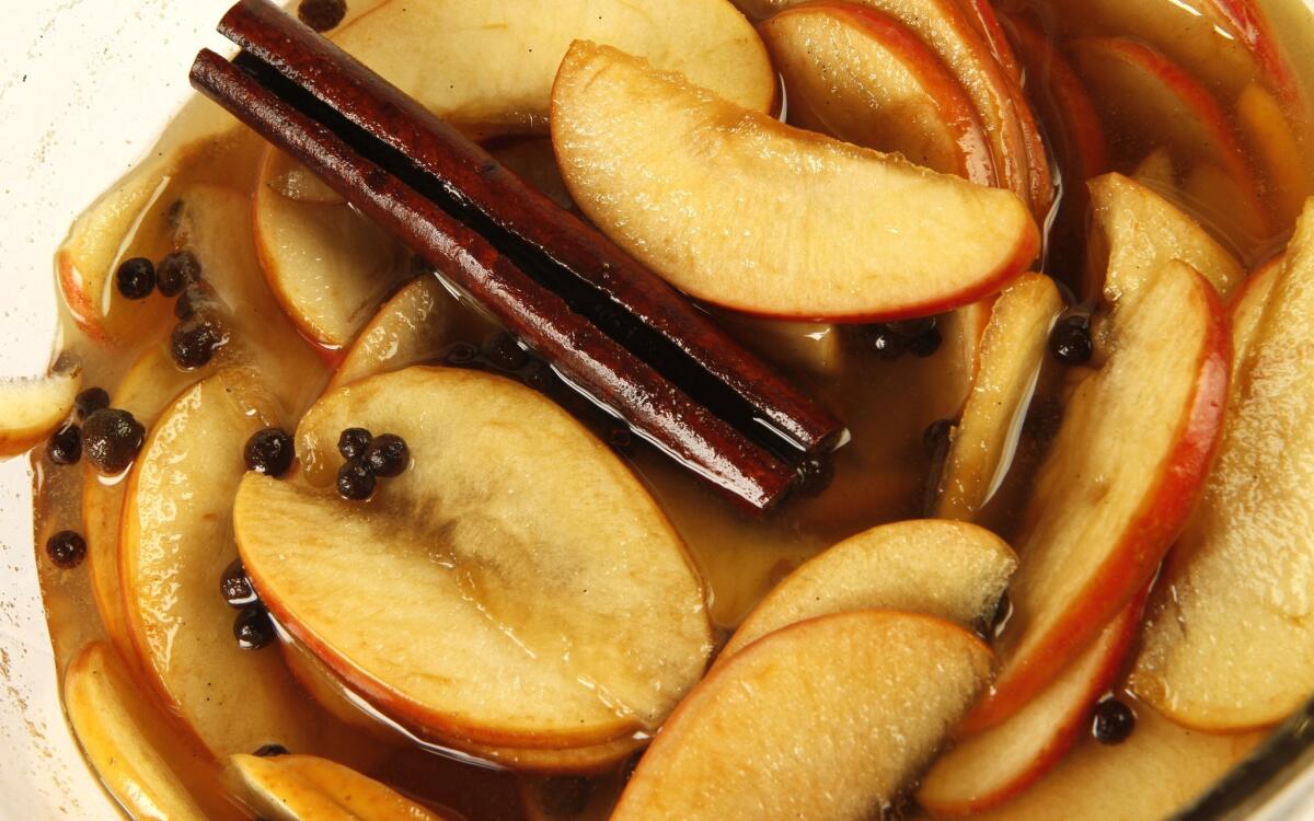 Quick pickled apples