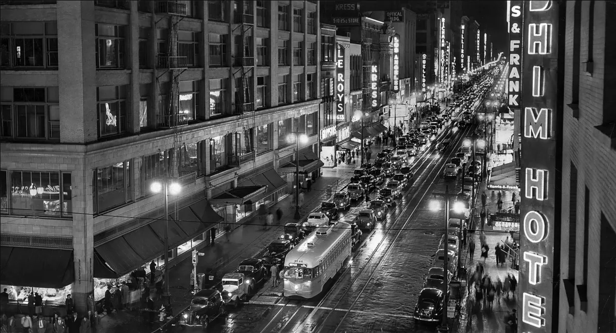 April 23, 1950: Looking north on Broadway from 7th Street.