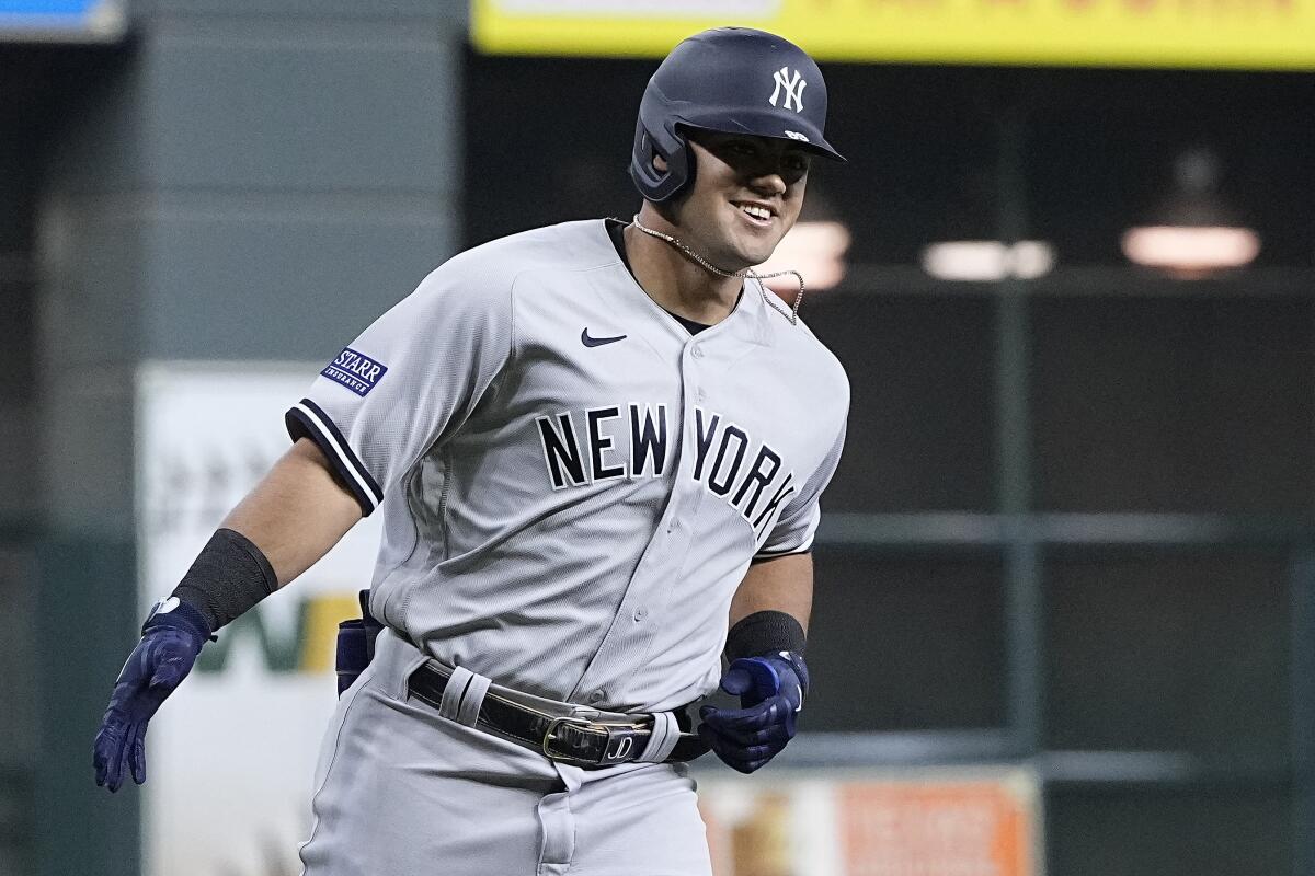 Yankees' Aaron Judge homers on first swing of 2023 MLB season following  record-breaking year