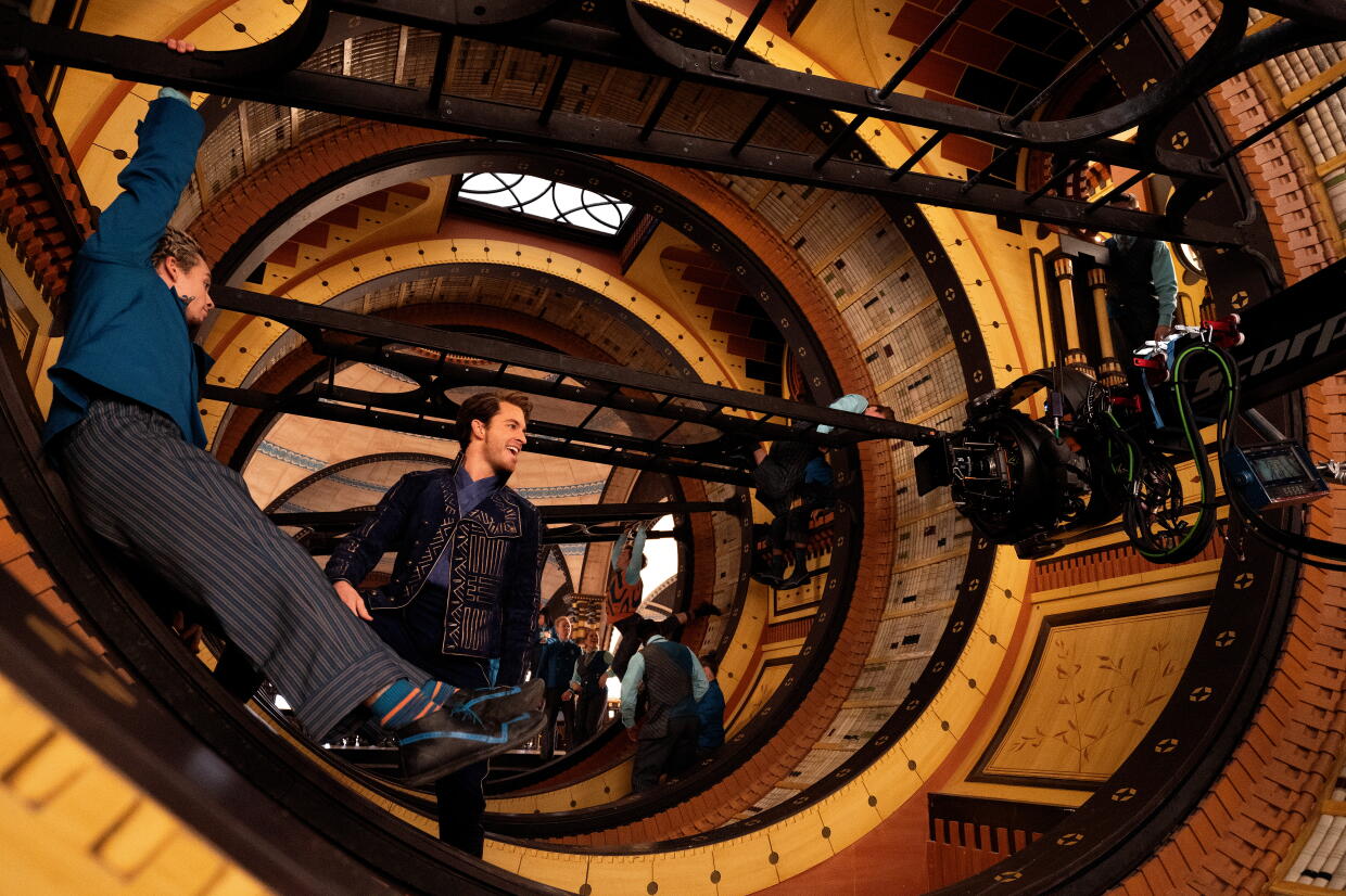 Wikid Films 9 million tulips, spinning library shelves: 'Wicked' built it all - Los ...