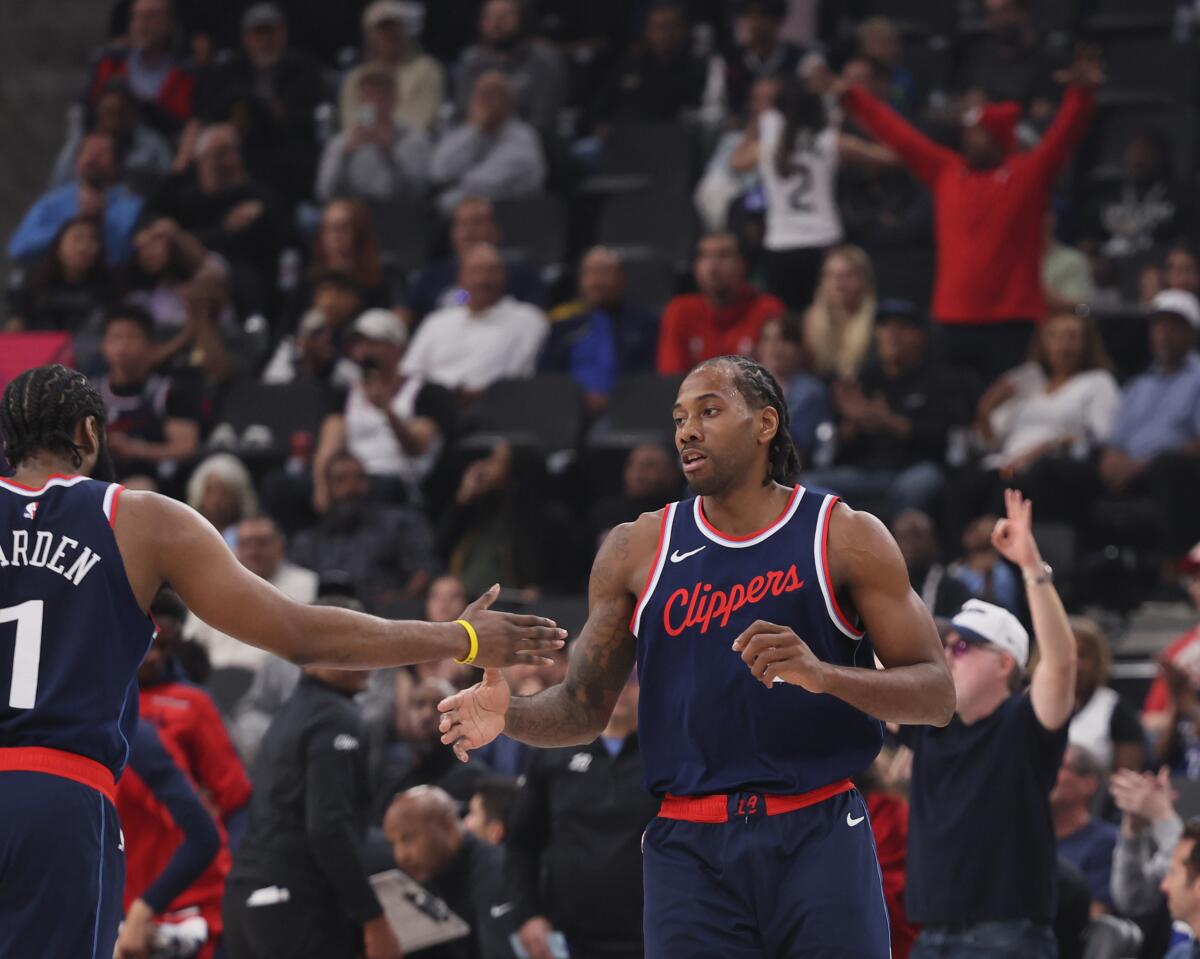 Clippers begin season with healthy Kawhi Leonard and veteran depth ...