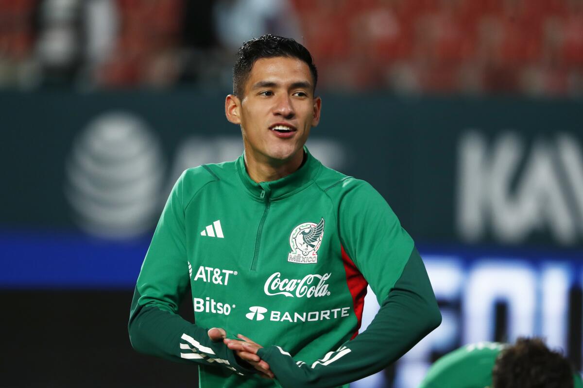 Mexico's Uriel Antuna warms up before an international friendly match against Iraq in Spain on Nov. 9.