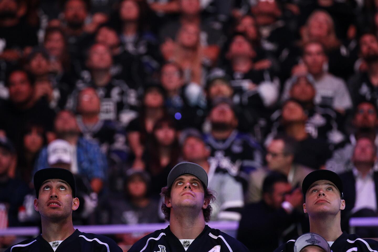 Stanley Cup victory parade: L.A. Kings fans line up early downtown