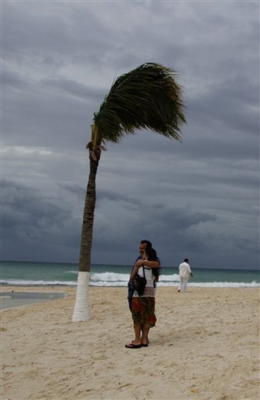 Rina Hits Cancun Area As Resorts Empty The San Diego Union Tribune