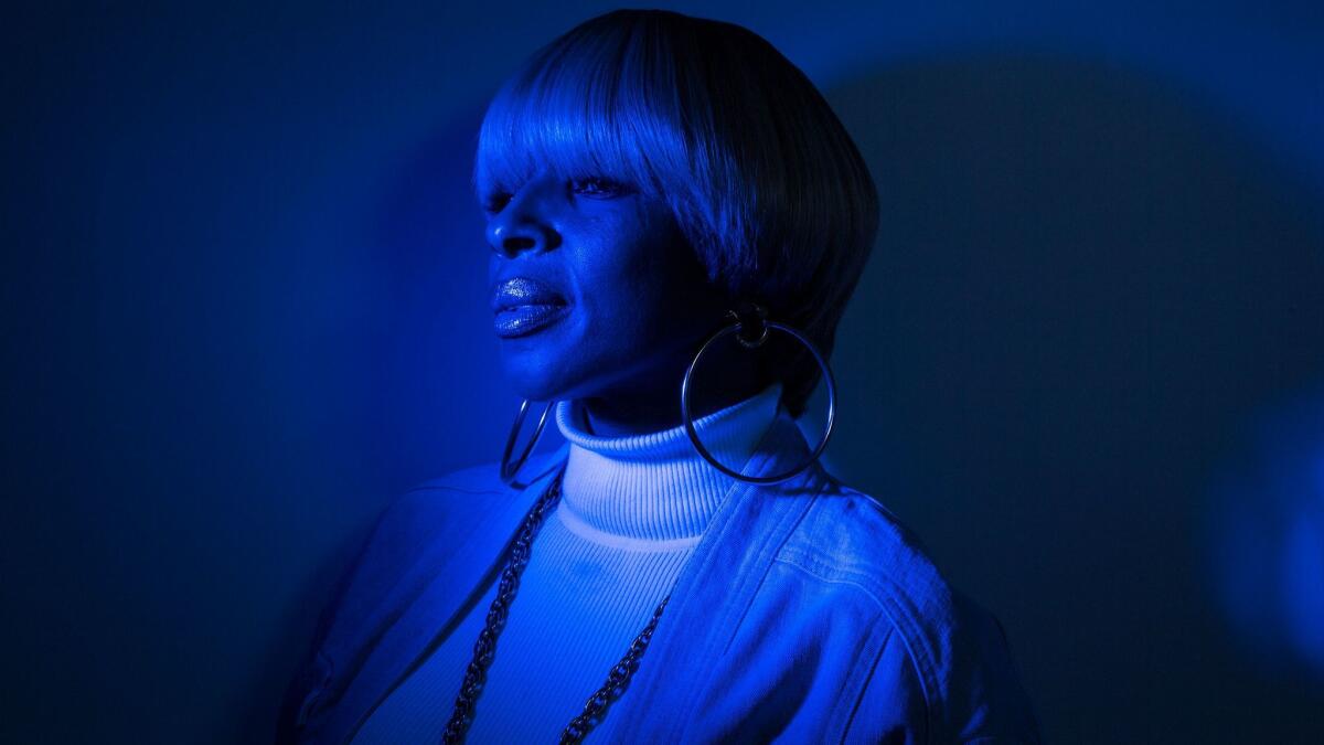 R&B star Mary J. Blige is photographed at Capitol Records. (Robert Gauthier/Los Angeles Times)