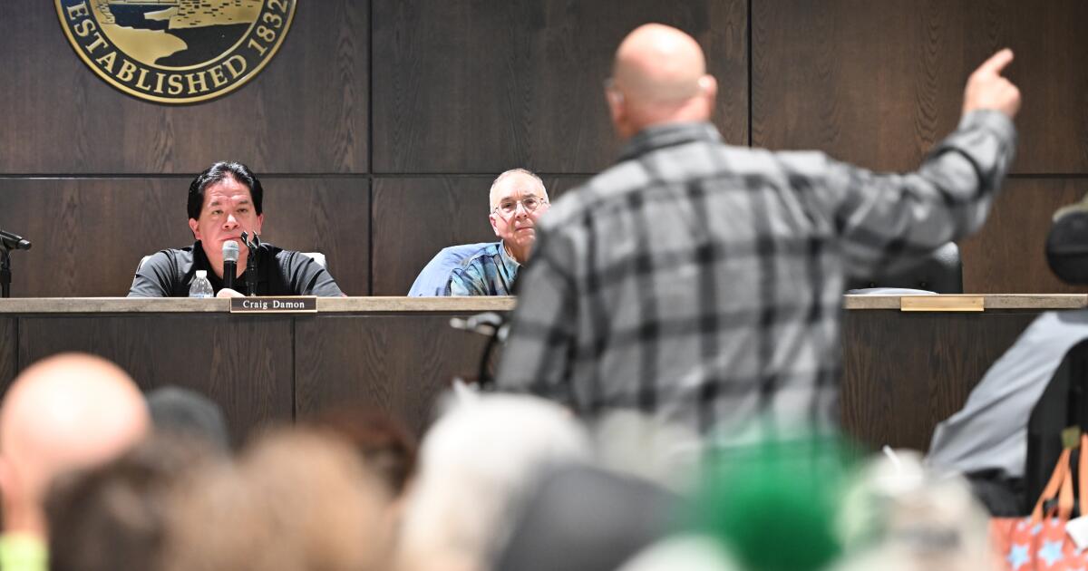 Os planos de rápida expansão das grandes tecnologias para data centers enfrentam forte oposição da comunidade Os planos de rápida expansão das grandes tecnologias para data centers enfrentam forte oposição da comunidade