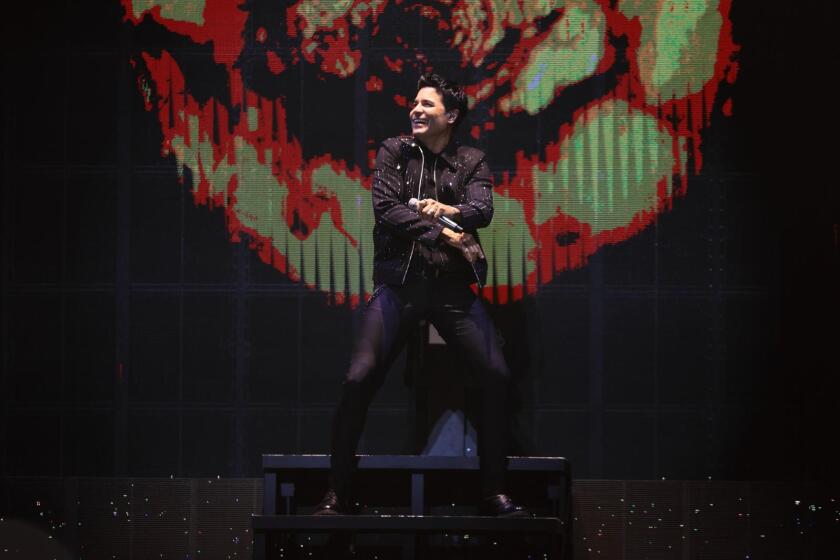 Chayanne llegó a Los Ángeles tras iniciar su gira "Bailemos otra vez" tras iniciarla en San José, CA.