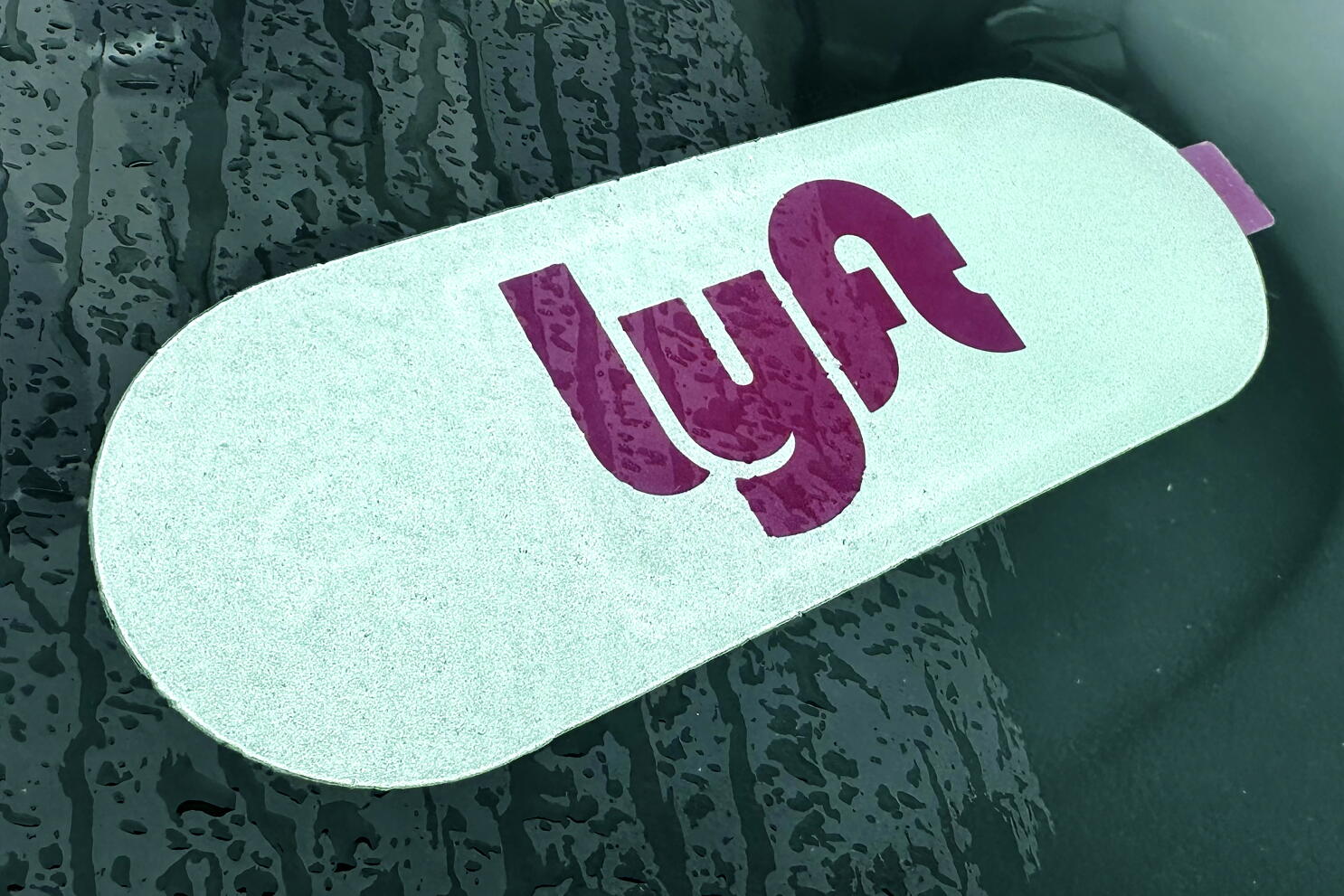 Lyft will pay more than $270 million in California wage-theft settlement Lyft will pay more than $270 million in California wage-theft settlement