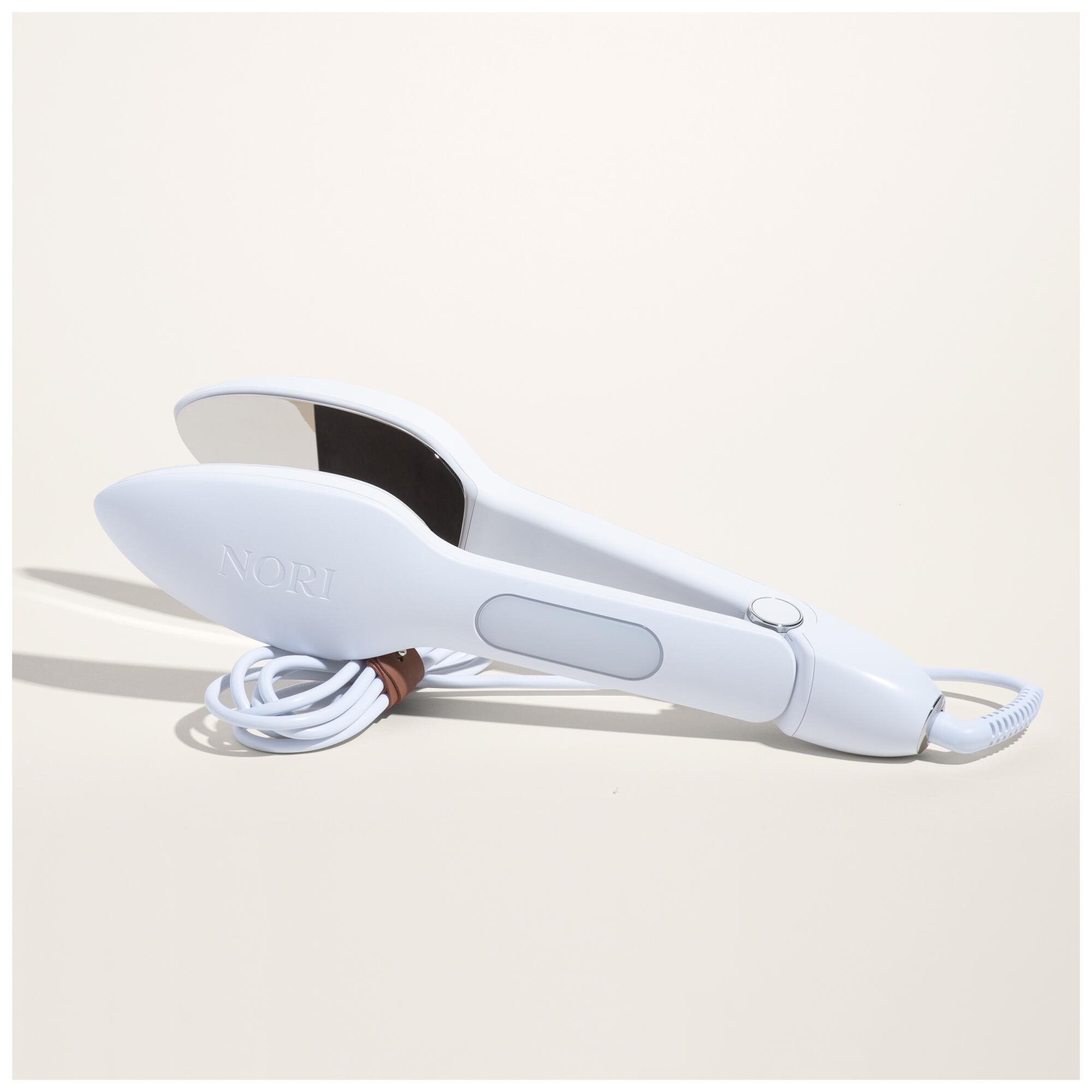 Wrinkle remover for travelers by Nori
