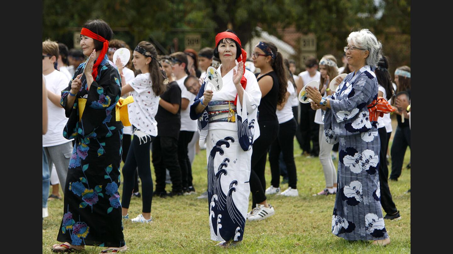 Photo Gallery: Muir Middle School attempts to break fan dance world record