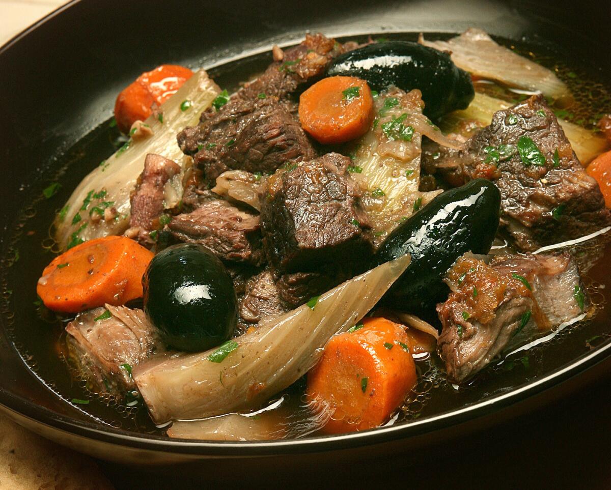 Daube de boeuf Provencale (Provencal beef daube with red wine and black olives)