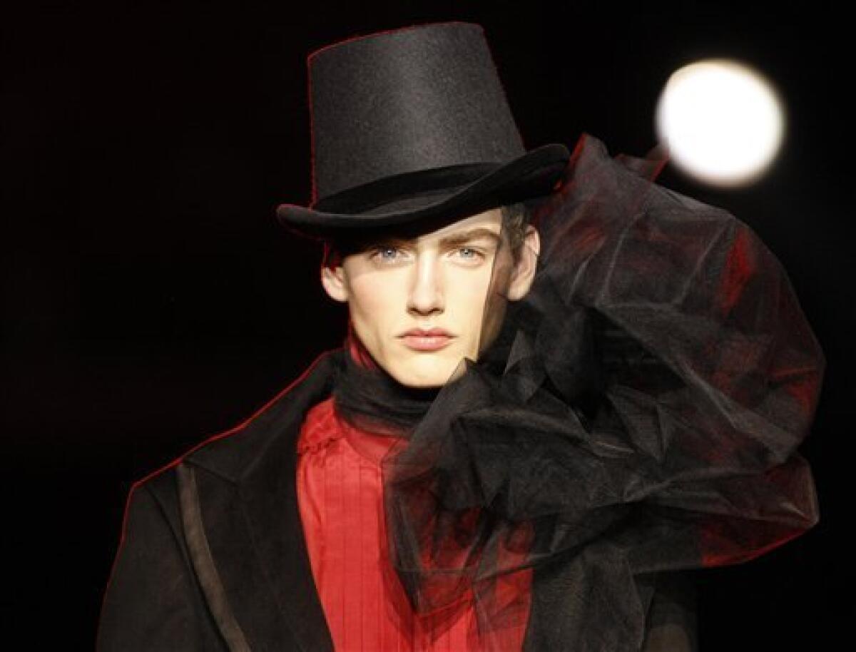 John Galliano, Fall Winter 2009/2010 Full Fashion Show