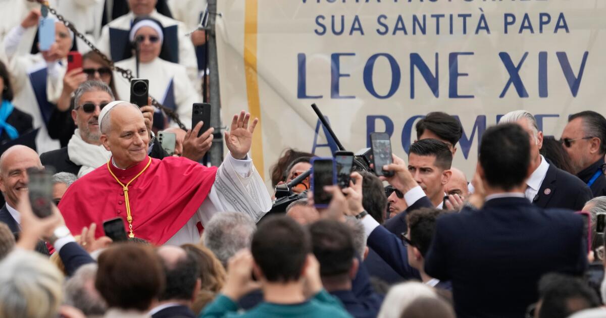 Le pape prie pour la fin des « crimes haineux » alors qu’il célèbre son anniversaire avec une visite à Pompéi