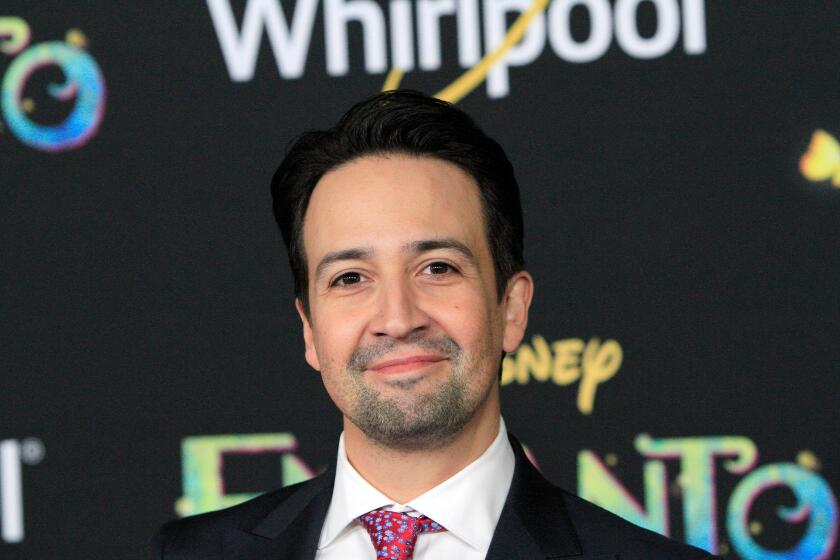 Lin-Manuel Miranda quiere una atracción de "Encanto" en Disneyland