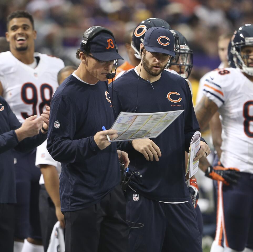 Marc Trestman and Jay Cutler during the first quarter of their 23-20 loss to the Minnesota Vikings.