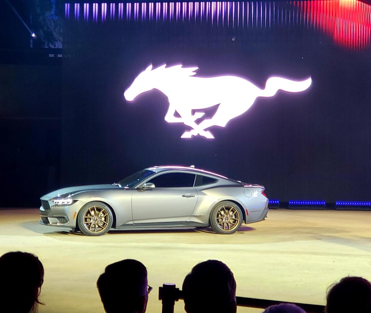 El Mustang está disponible con el último motor Coyote 