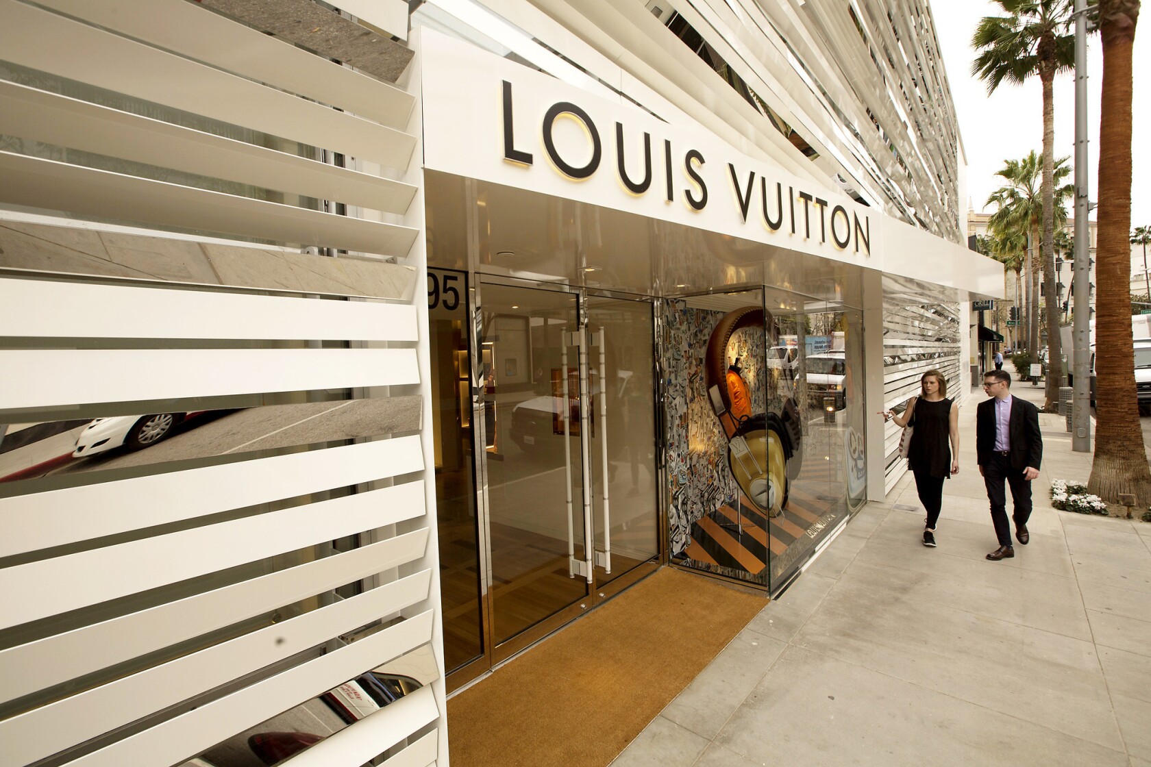 Louis Vuitton&#39;s Rodeo Drive renovation a mix of classic and cool - Los Angeles Times