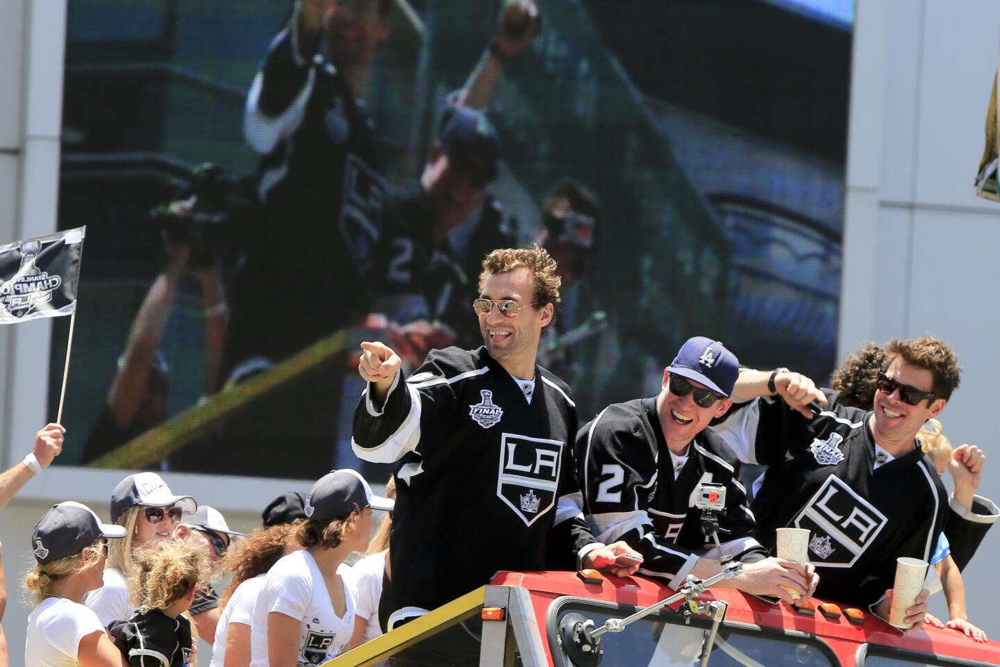Go Metro to Los Angeles Kings Stanley Cup victory parade!