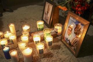 Un altar improvisado con fotos de Evarado Ventura Hernández, colocado en la casa de sus familiares en Agua Del Sol, Oaxaca, México, el miércoles 15 de mayo de 2024. (AP Foto/Maria Alferez)