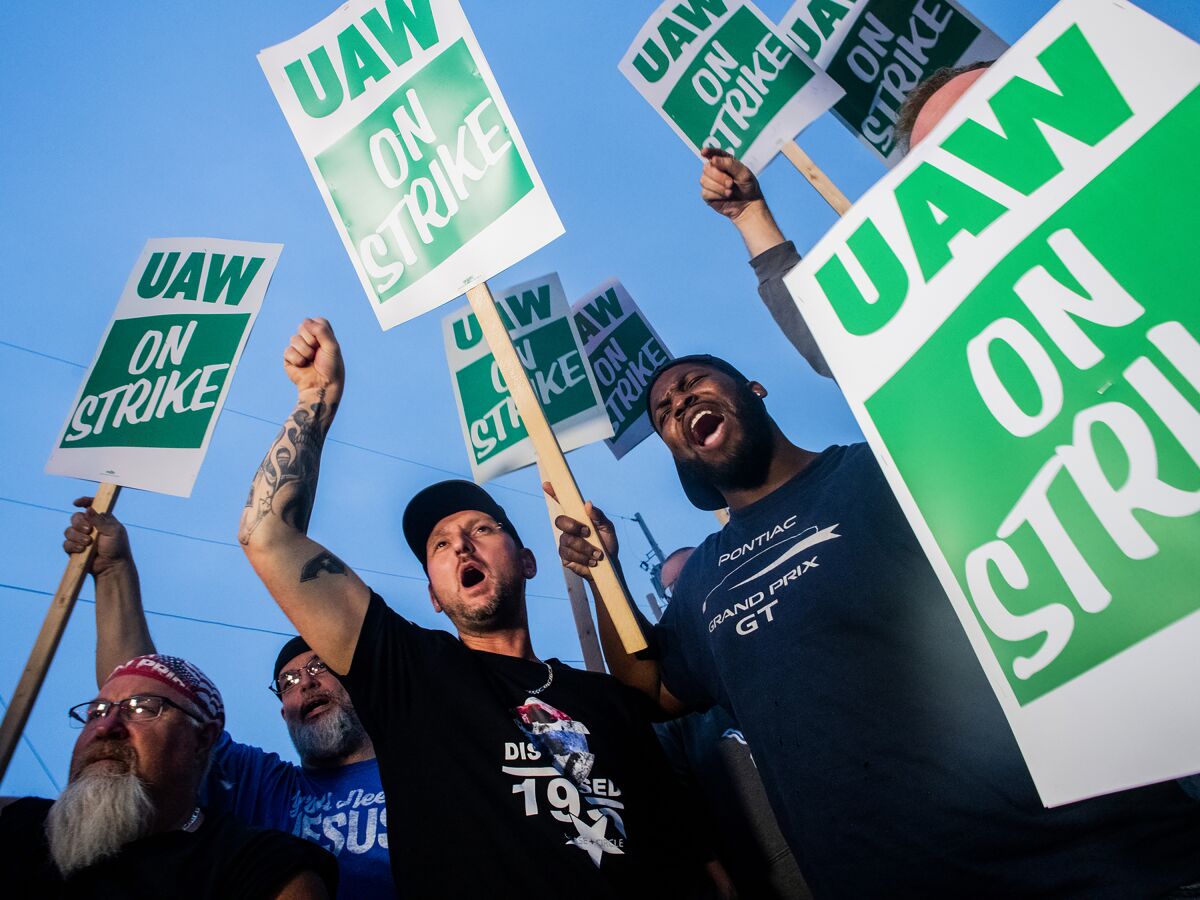 General Motors employees strike with other UAW members