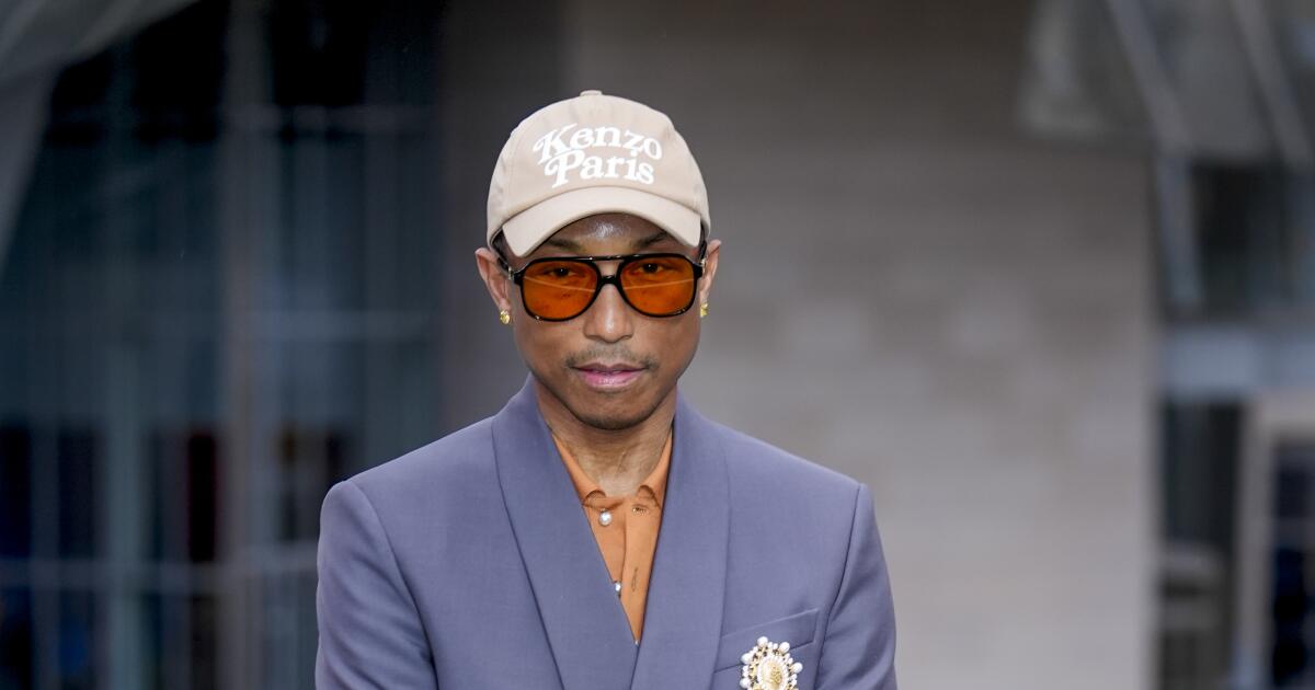 Pharrell Williams critica a las celebridades que apoyan a los políticos: “Nadie te preguntó”