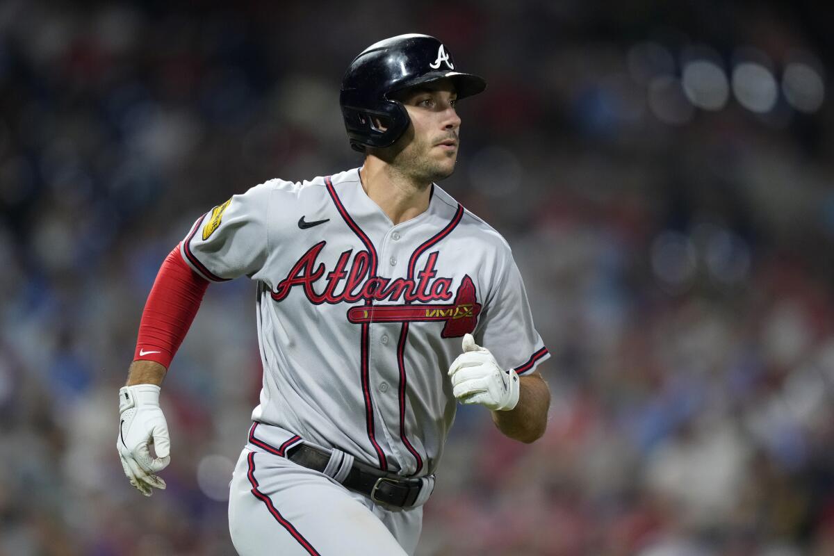 Braves flop in Philly for second straight season, 100 wins again not