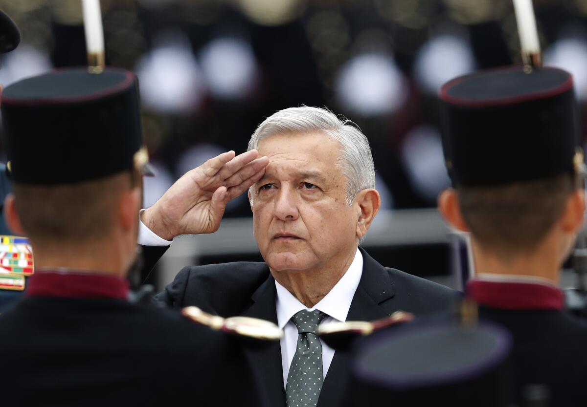 El presidente mexicano, Andrés Manuel López Obrador, en una ceremonia militar en la Ciudad de México el 13 de septiembre de 2019.