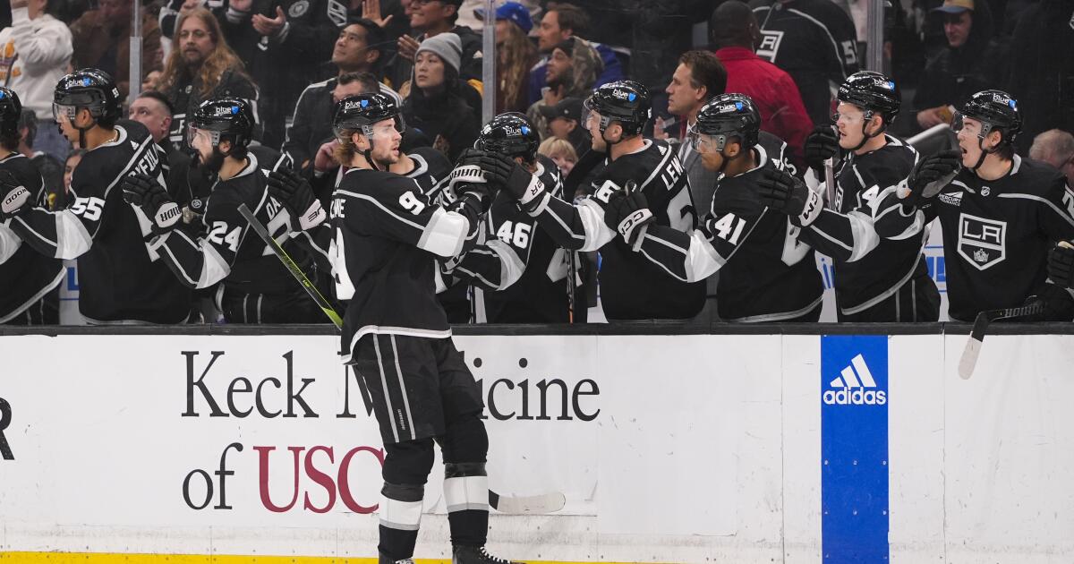 Well-traveled Kings get a win over the Ducks