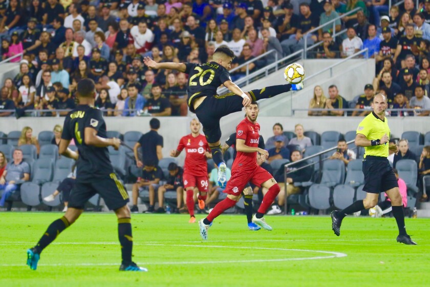 Lafc Salvages Tie With Toronto Fc On Carlos Vela S Late Goal Los Angeles Times