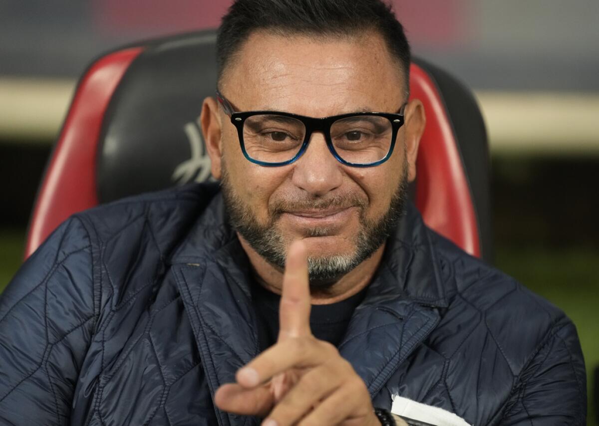 Antonio Mohamed.