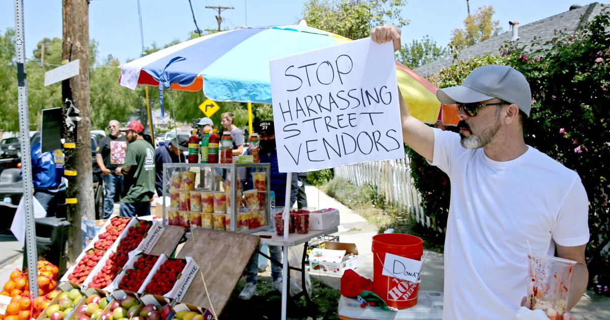 Column: In defense of street food vendors Column: In defense of street food vendors
