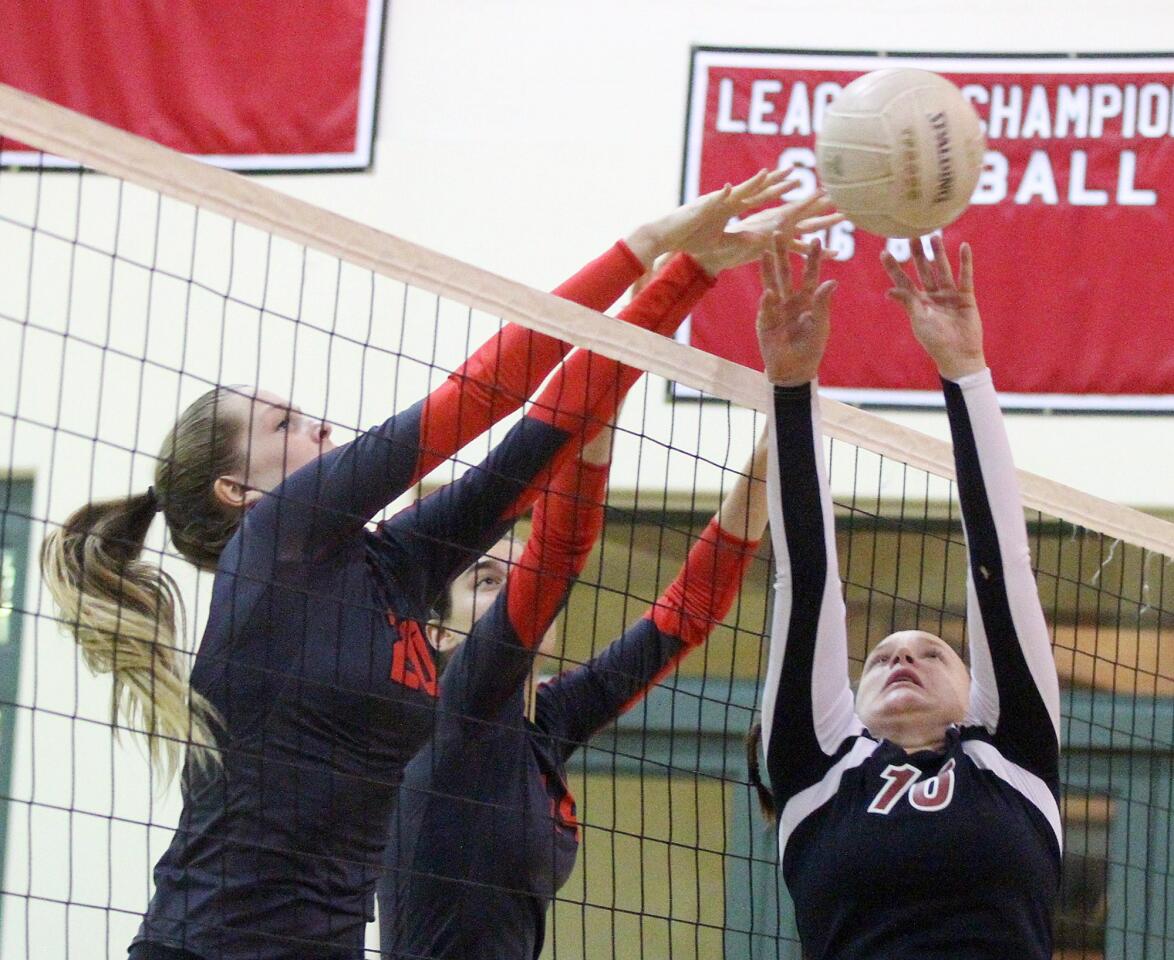 Photo Gallery: FSHA vs. Palos Verdes girls volley first round Division I-AA volleyball