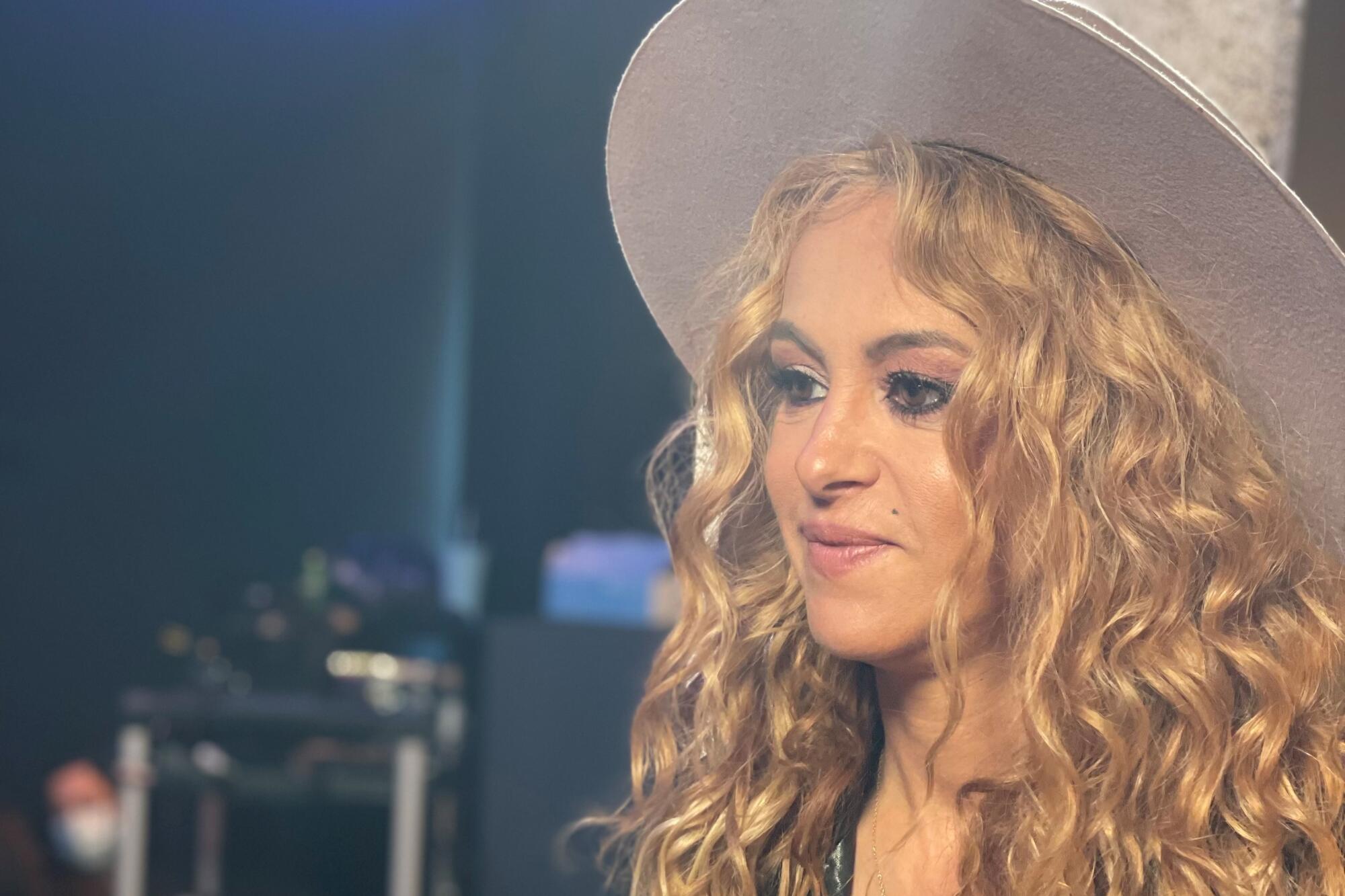 Paulina Rubio se presentará antes del cierre en el escenario 